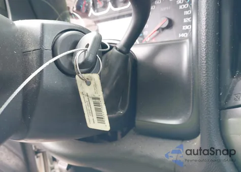 2016 Chevrolet Silverado 1500 1Lt из США, поврежденный, VIN 3GCUKREC2GG161149